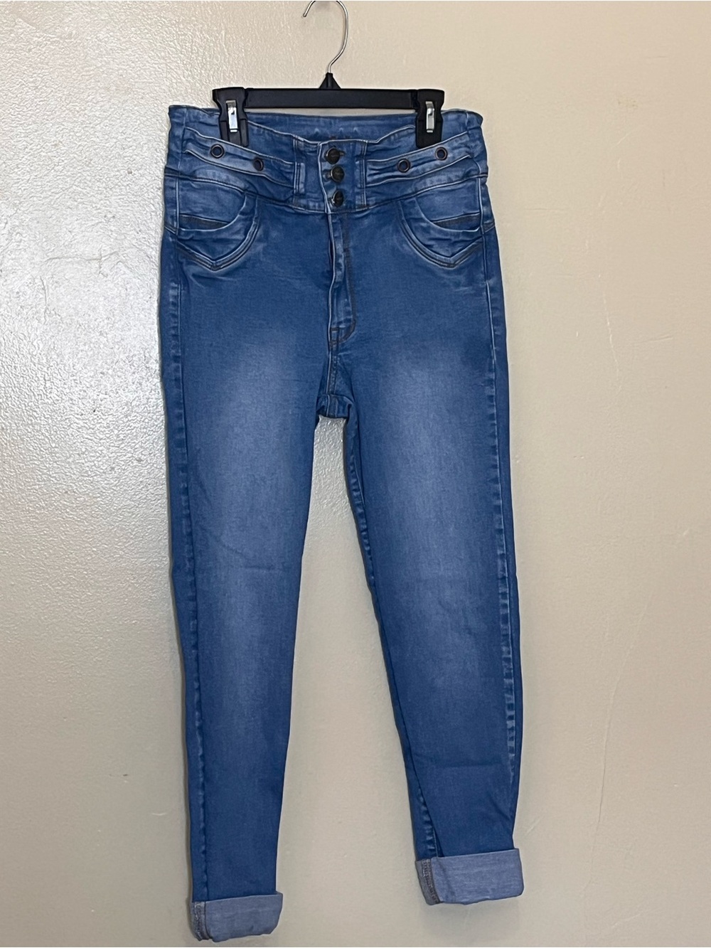 Maripily High-Rise Skinny Jeans in Blue with Triple-Button Waist